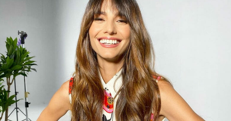 Ηλιάνα Παπαγεωργίου: Τηγανίζει αβγά... τόπλες