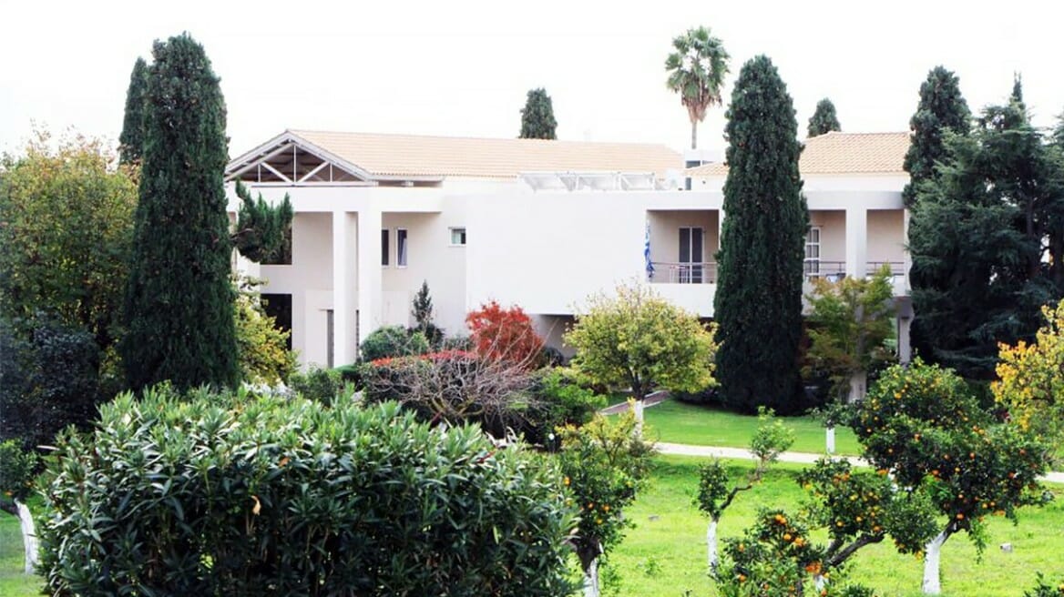 Κιβωτός του Κόσμου: Συνελήφθη η υπεύθυνη της δομής στην Καλαμάτα – Βρέθηκε περίστροφο σε συρτάρι