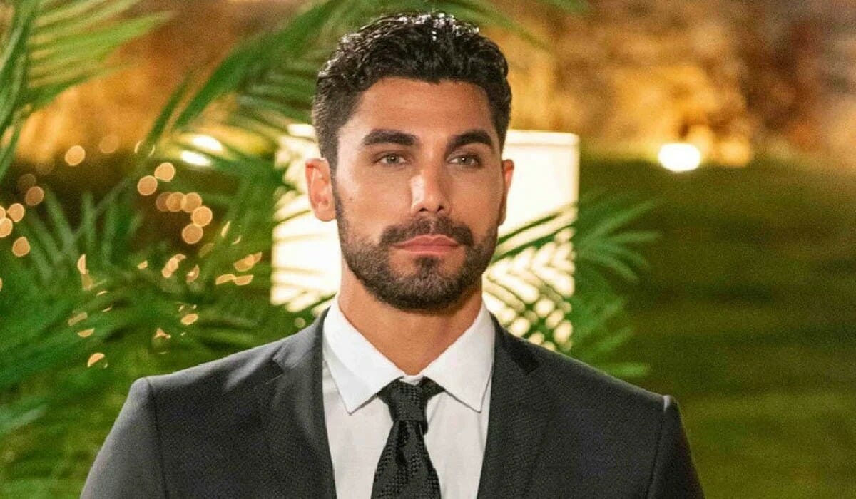 Παναγιώτης Βασιλάκος: Δύσκολες ώρες για τον Έλληνα Bachelor - Οι φωτογραφίες από το νοσοκομείο