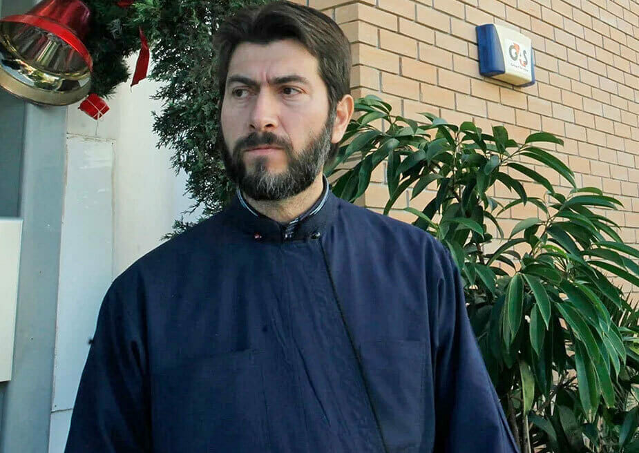 Κιβωτός του Κόσμου: Ανακρίσεις για τον πατέρα Αντώνιο διέταξε ο Αρχιεπίσκοπος Ιερώνυμος – Του απαγόρευσε να ιερουργεί