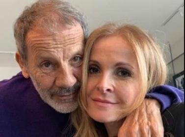 Σταύρος Ξαρχάκος - Ηρώ Σαΐα: Αδημοσίευτες φωτογραφίες μέσα από το μαιευτήριο πριν τη γέννηση των διδύμων