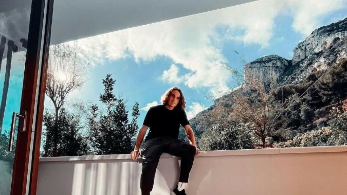 Στέφανος Τσιτσιπάς: Φωτογραφίζεται στο νέο του σπίτι στο Μονακό