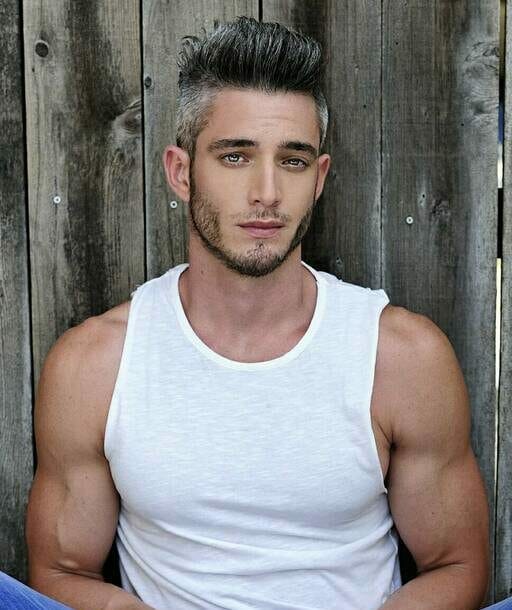 Θεοχάρης Ιωαννίδης: Αποκαλύπτει για πρώτη φορά τον άγνωστο γάμο του!