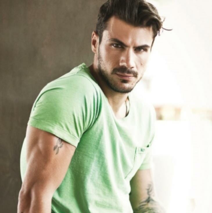 Άκης Πετρετζίκης: Οι Χριστουγεννιάτικες συνταγές του για να ξετρελάνεις τους καλεσμένους σου!