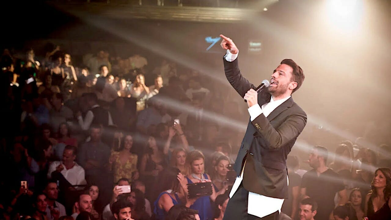 Ρεβεγίον στα μπουζούκια: Πόσο θα σας κοστίσουν οι σταρ της πίστας