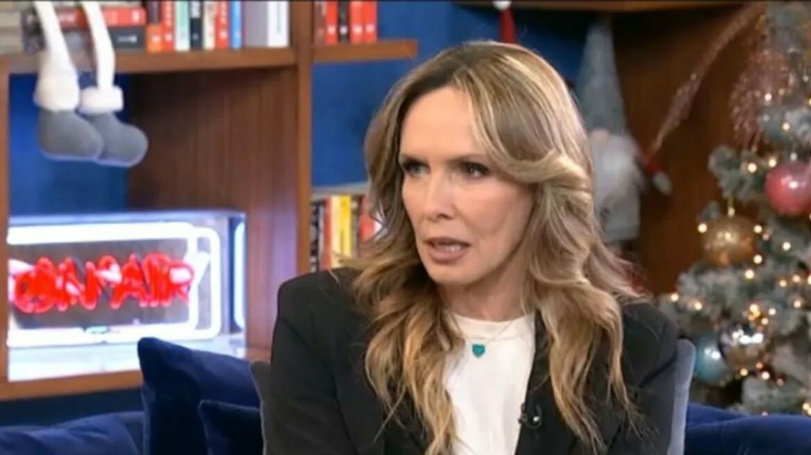 Εβελίνα Παπούλια: «Έναν μήνα μετά τον χωρισμό μας, ο πρώην σύζυγος μου ζήτησε βοήθεια για τη νέα του σχέση»