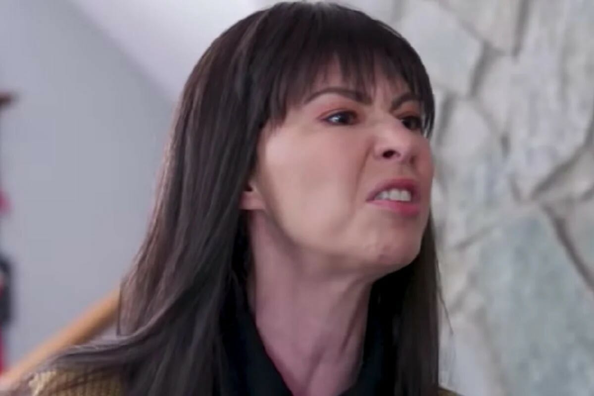 Γη της Ελιάς: Η Αρετή στη φυλακή!