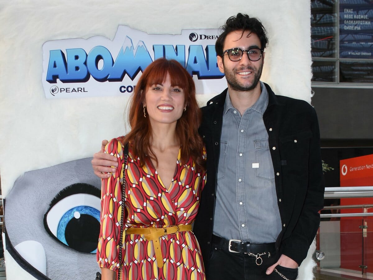 Μαίρη Συνατσάκη – Ίαν Στρατής: Εξιτήριο από το μαιευτήριο μαζί με την κόρη τους