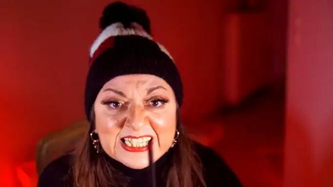 Ξεσπά η Μουτίδου: «Δεν είμαστε ψώνια. Δουλεύουμε για να ταΐσουμε τις οικογένειές μας»