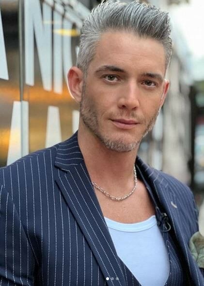 Ο Θεοχάρης Ιωαννίδης για τον γάμο του - «Βέβαια και θα το ξανάκανα»