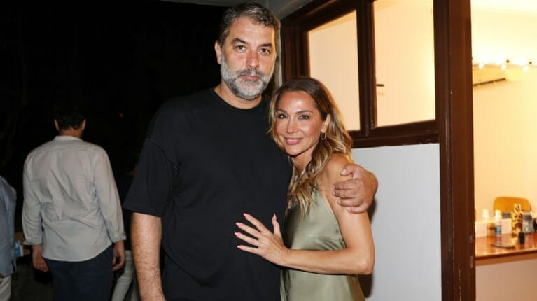 Βασίλης Μπισμπίκης: Ο ξέφρενος χορός του στη Δέσποινα Βανδή που κάνει τον γύρο του διαδικτύου