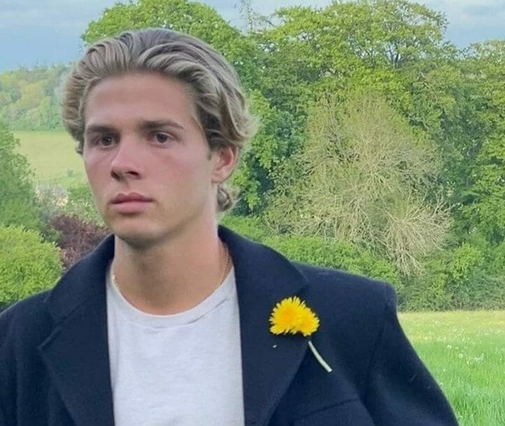 Αχιλλέας: Ο γιος της Μαρί Σαντάλ και του Παύλου μας συστήνει την επί δυο χρόνια σύντροφό του