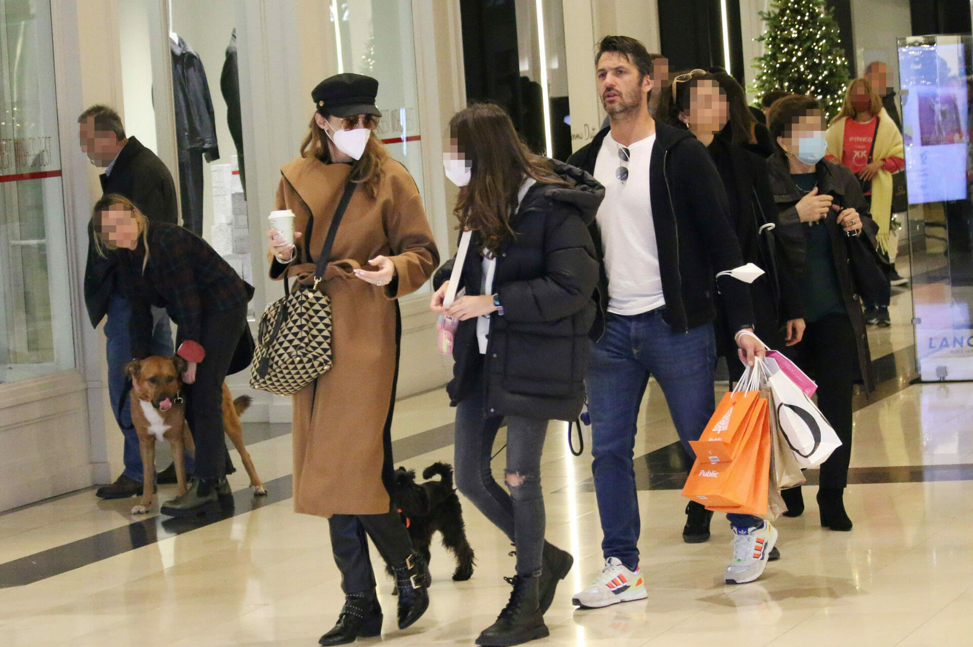 Μπέττυ Μαγγίρα: Με την οικογένειά της για shopping