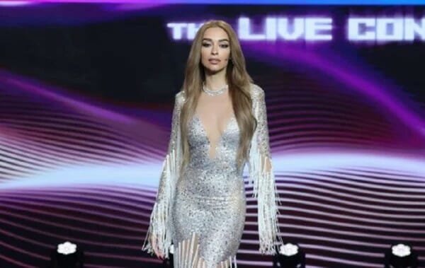 Ελένη Φουρέιρα: Φωτογραφίζεται πρώτη φορά σε προχωρημένη εγκυμοσύνη και μιλά για το μωρό της