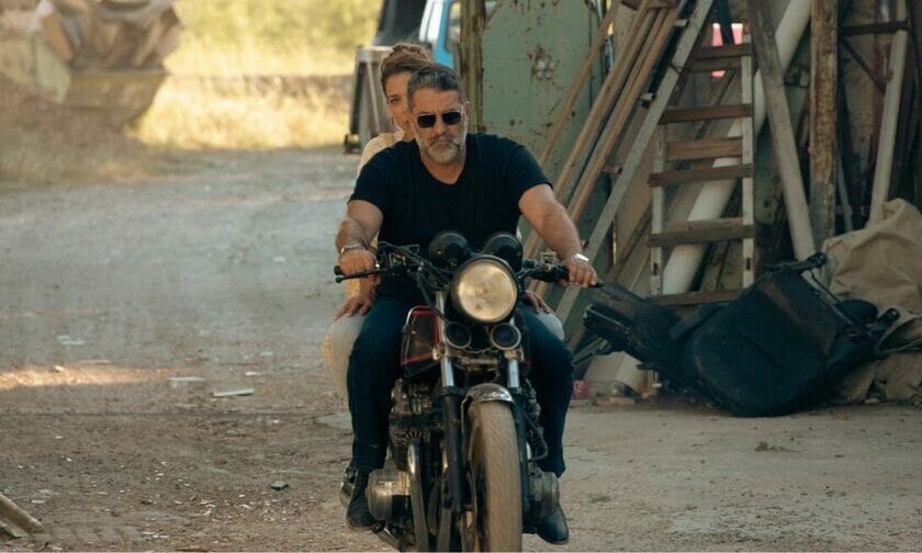 Αυτή η νύχτα μένει: Καρτέρι θανάτου! Ένα αμάξι χτυπάει τον Στρατή