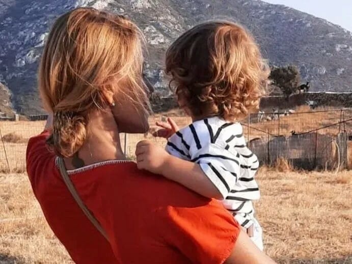 Τζένη Μπαλατσινού: Απαθανάτισε τον γιο της που παρακολουθεί τον Τσιτσιπά στον τελικό του Australian Open