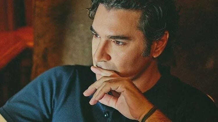 Παπακαλιάτης: Οι μούσες των σειρών του Χριστόφορου