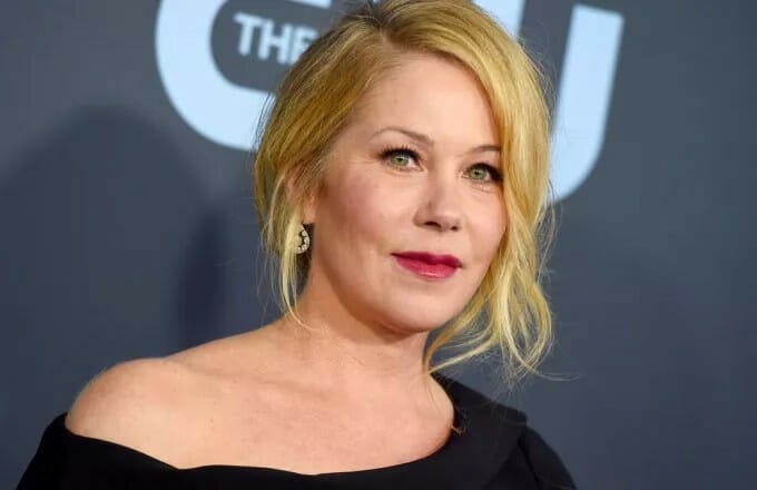 Κριστίνα Άπλγκεϊτ: Με μπαστούνι στα βραβεία SAG - «Είναι μάλλον η τελευταία μου απονομή»