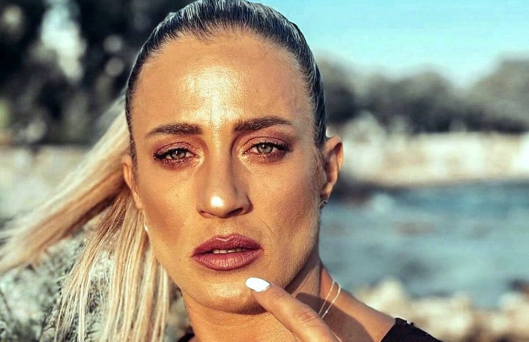 Αφροδίτη Σκαφίδα: Στη Σαντορίνη με σέξι μαγιό - Έτσι όπως δεν την έχουμε ξανά δει!