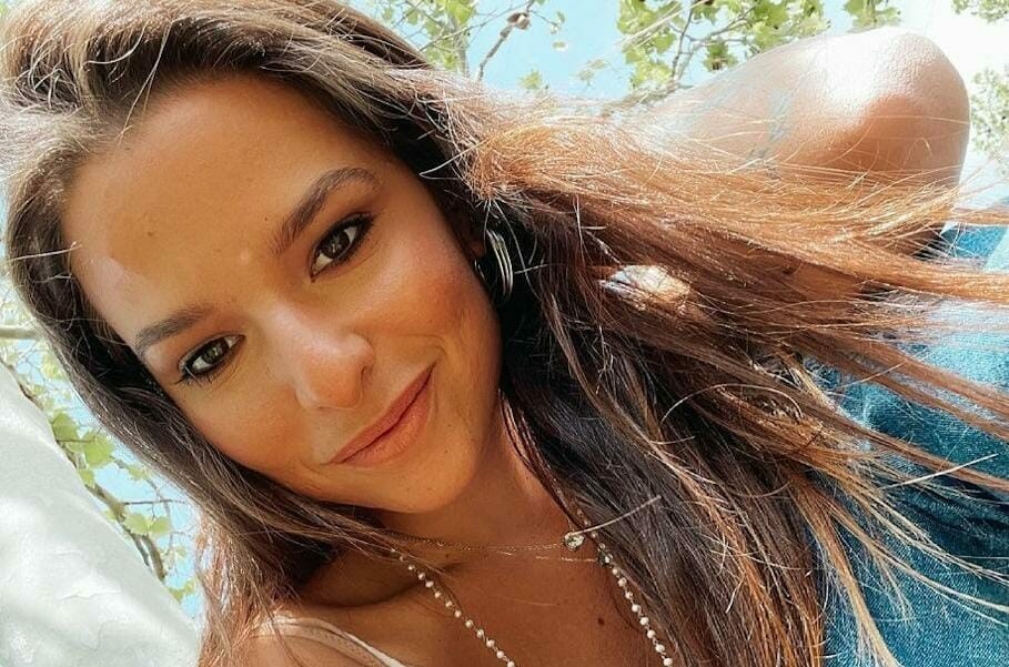 Εριέττα Κούρκουλου: Με αποκριάτικη μεταμφίεση στο καρναβάλι με τον σύζυγό της και τον γιο τους