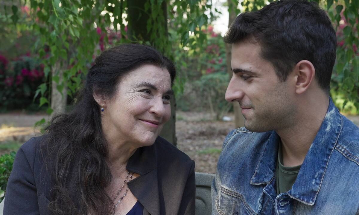 Γη της Ελιάς: Ο Αλέξης στραγγαλίζει την Μαργαρίτα!