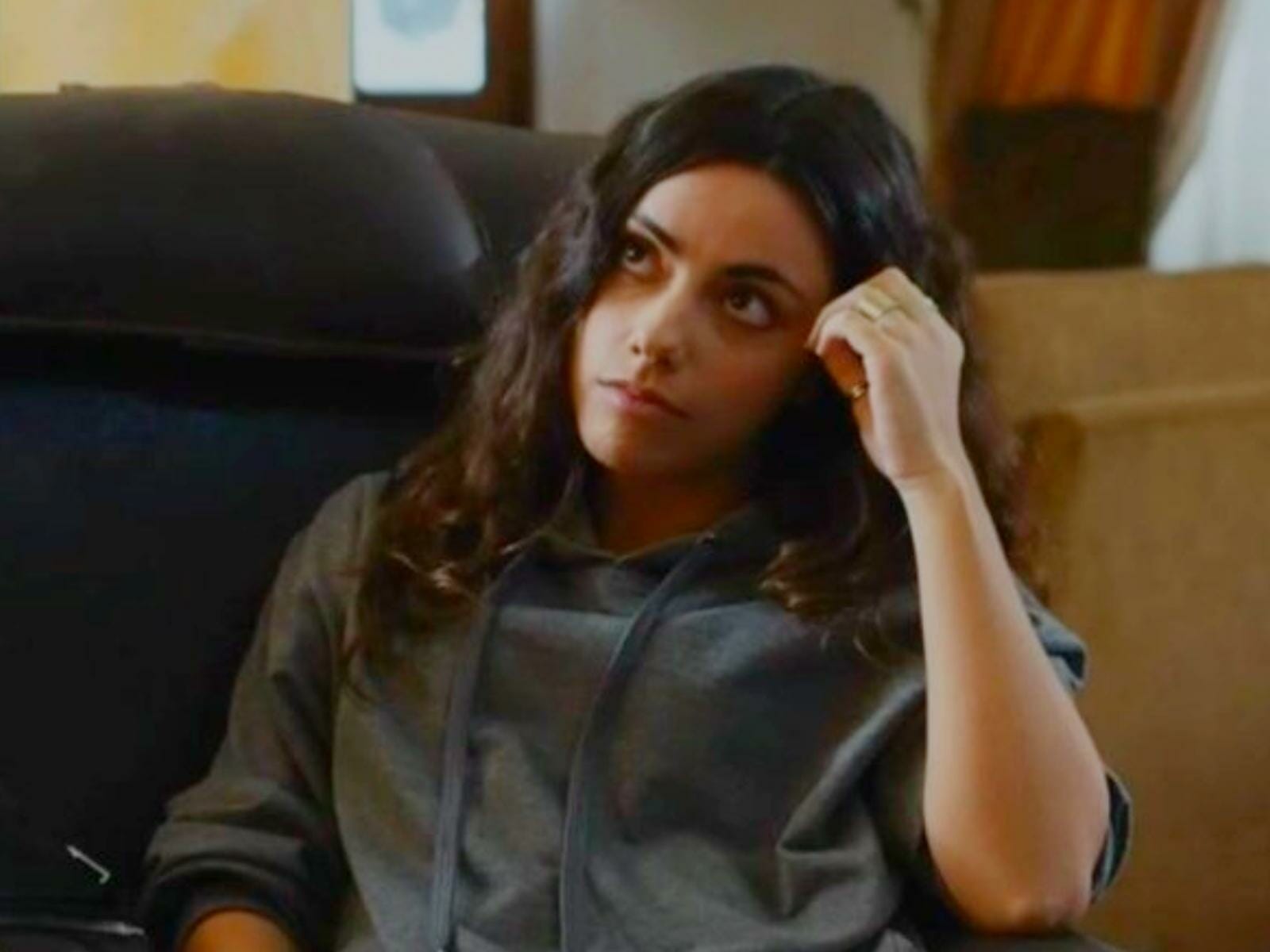 Γη της Ελιάς: Η Ειρήνη ξεφτιλίζεται σε όλη τη Μάνη!