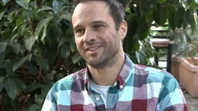 Μέμος Μπεγνής: «Με απειλούσε γιατί δεν δέχτηκα να πάω για καφέ μαζί της»