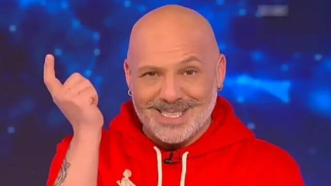 Νίκος Μουτσινάς: «Γι’ αυτόν τον λόγο μίλησα ανοιχτά για τη σεξουαλική μου ταυτότητα»