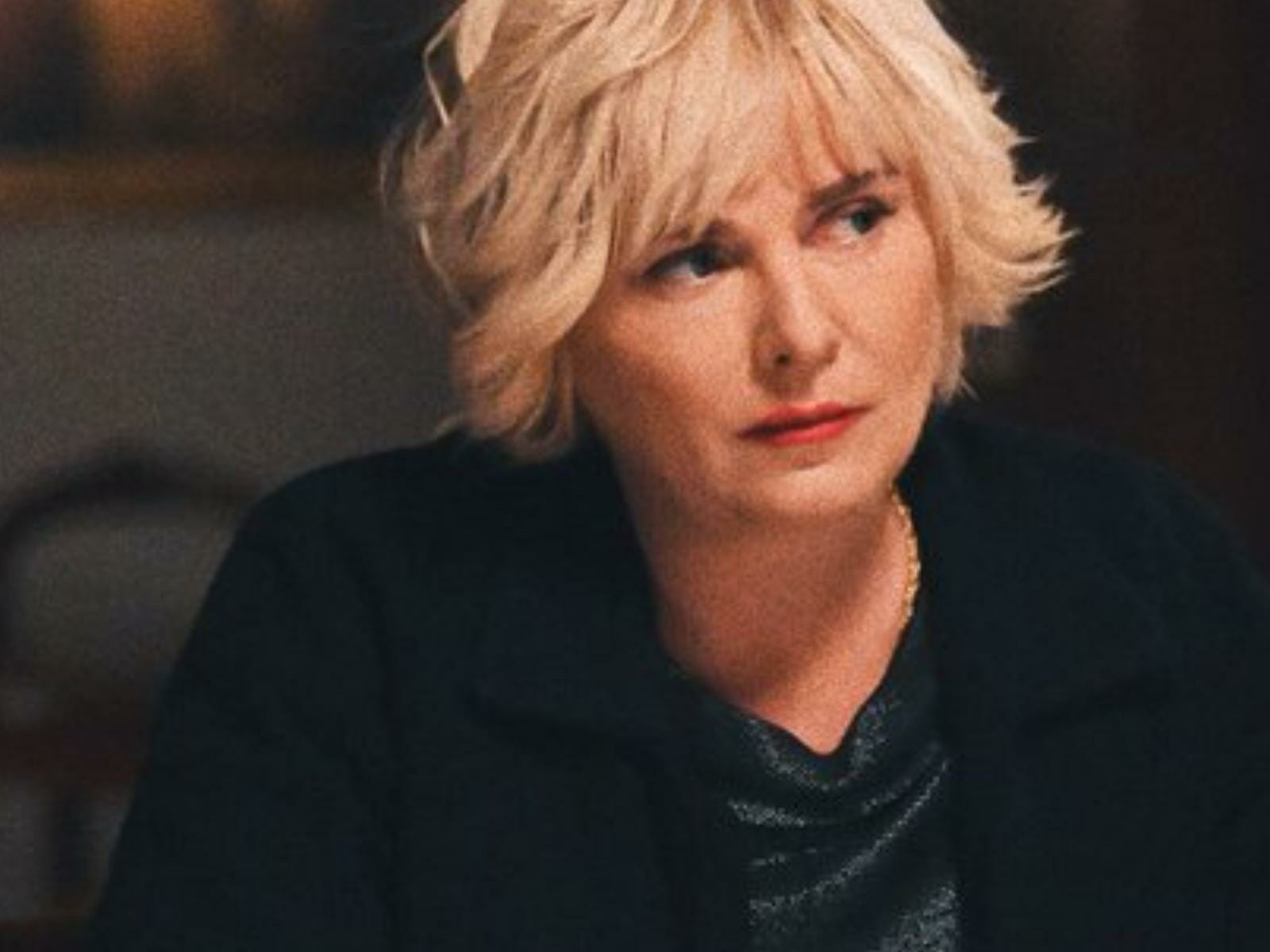 Παράδεισος Κυριών: Ο Ντίνος ξεσκεπάζει το παρελθόν της Βικτώριας!