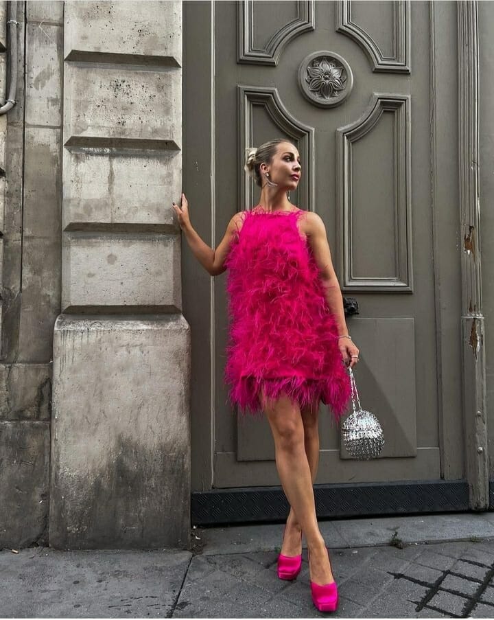 Σέξι ροζ σύνολα: Έρχονται να αντικαταστήσουν το μαύρο και το κόκκινο