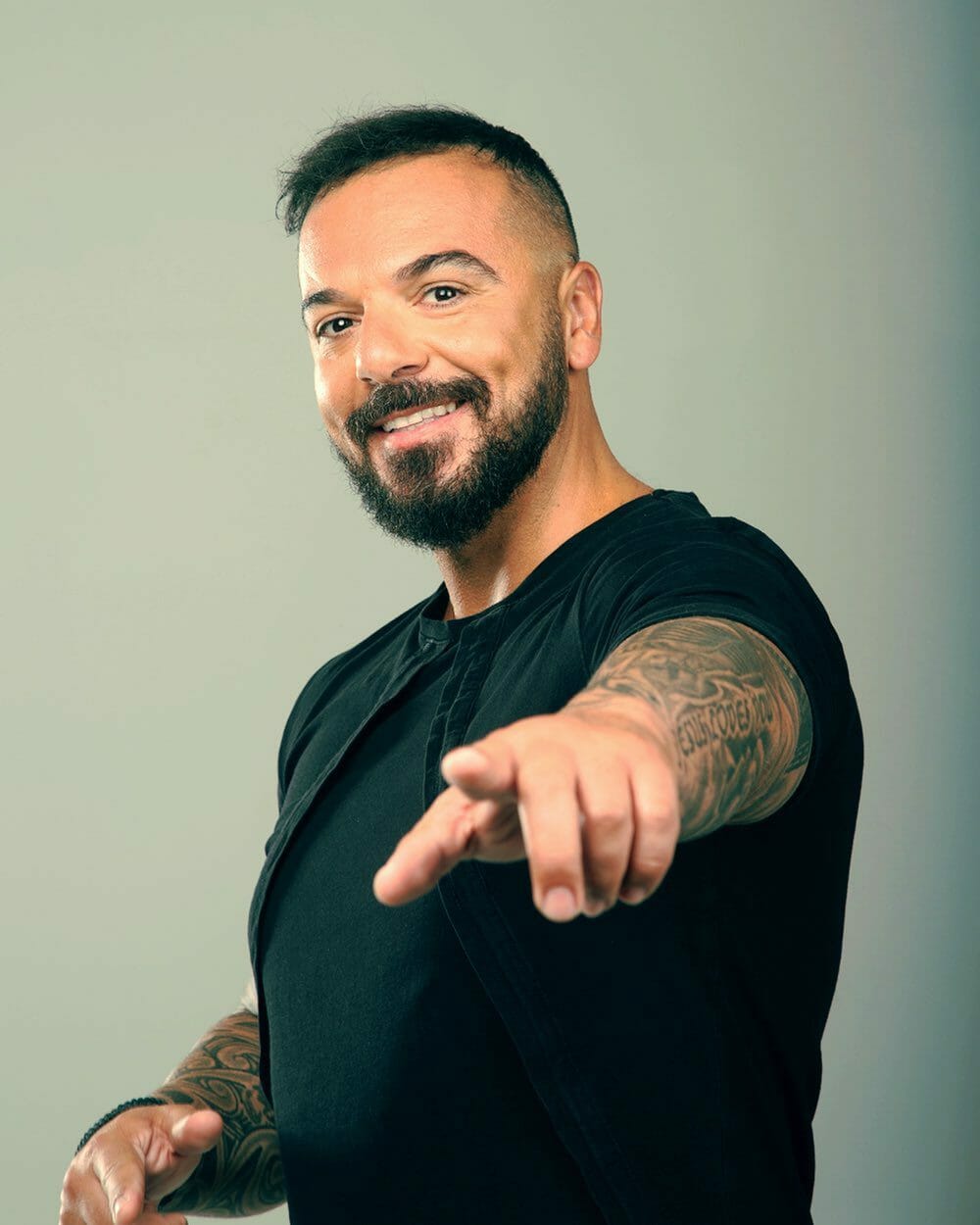 Τριαντάφυλλος κατά Κόρομι: «Ο ύπουλος ο Ούγγρος, ο οδοντογλυφίδας»