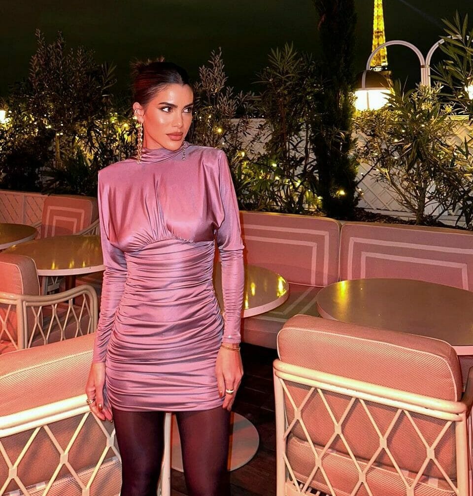 Ροζ & Μοβ: Τέσσερα υπέροχα look για το ΣΚ!