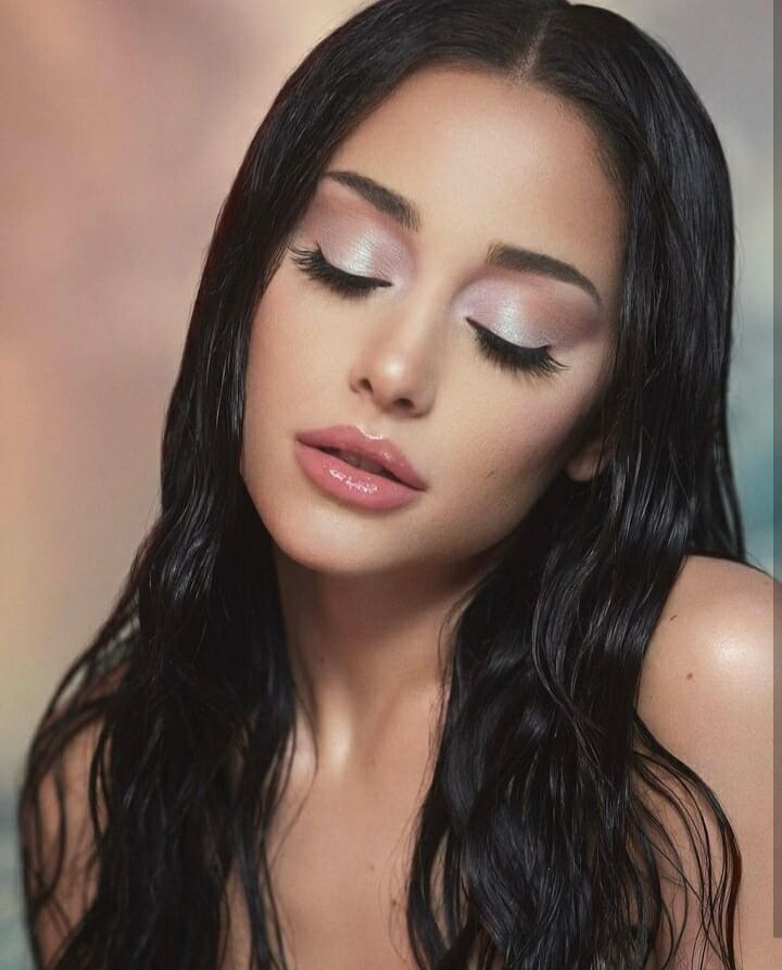 Frosted eyes: To πιο hot ανοιξιάτικο μακιγιάζ με την υπογραφή της Chanel!