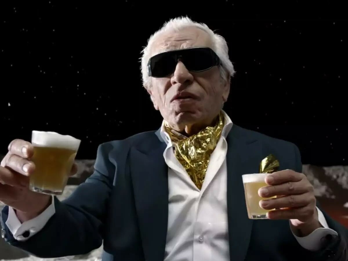 Έξαλλοι οι vegan με την πασχαλιάτικη διαφήμιση του Jumbo και τον Τάσο Μπουγά