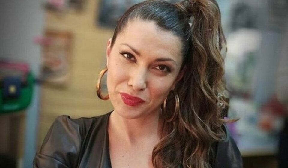 Κλέλια Ρένεση: «Ρε καθίκια, είστε χυδαίοι» - Η οργισμένη ανάρτησή της για την τραγωδία στα Τέμπη