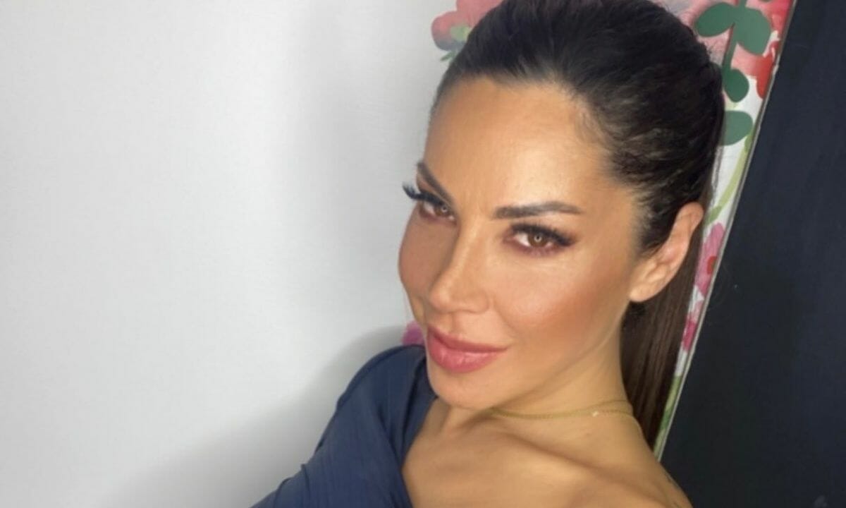 Μαριάντα Πιερίδη: «Ζηλεύω τον σύζυγό μου και ψάχνω το κινητό του»