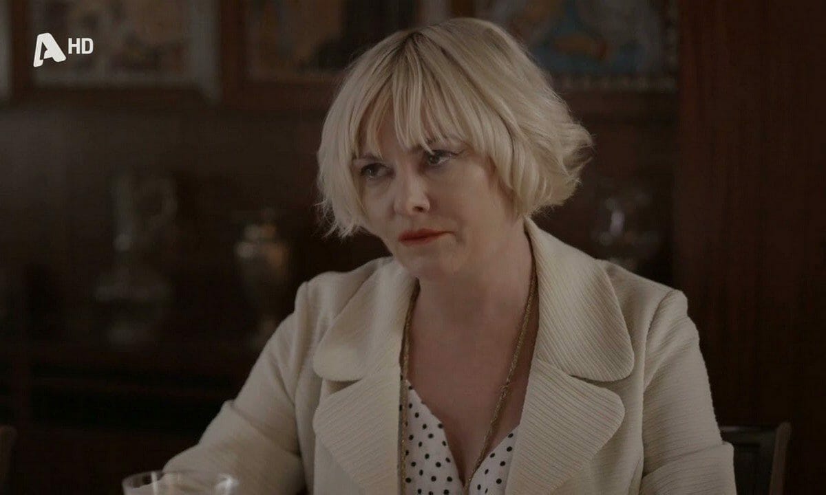 Παράδεισος Κυριών: Ένταλμα σύλληψης για τη Βικτώρια