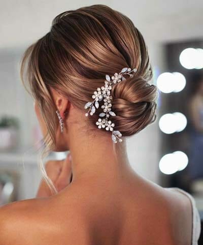 Rose bun: Αυτός είναι ο πιο σικ κότσος της Άνοιξης