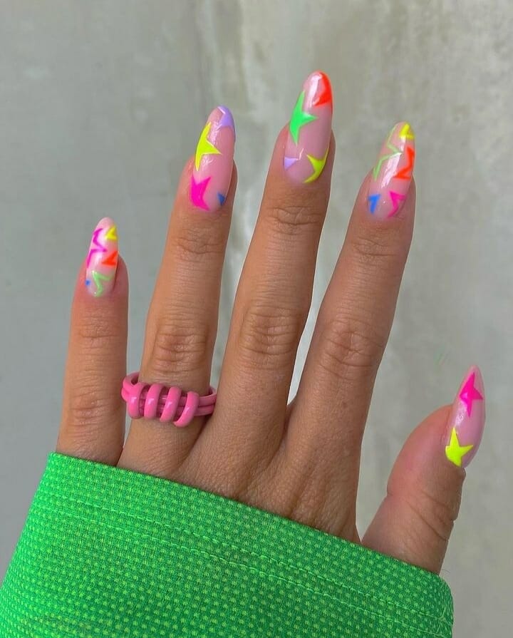 Star nails: Το μανικιούρ που έχει γίνει viral στο TikTok