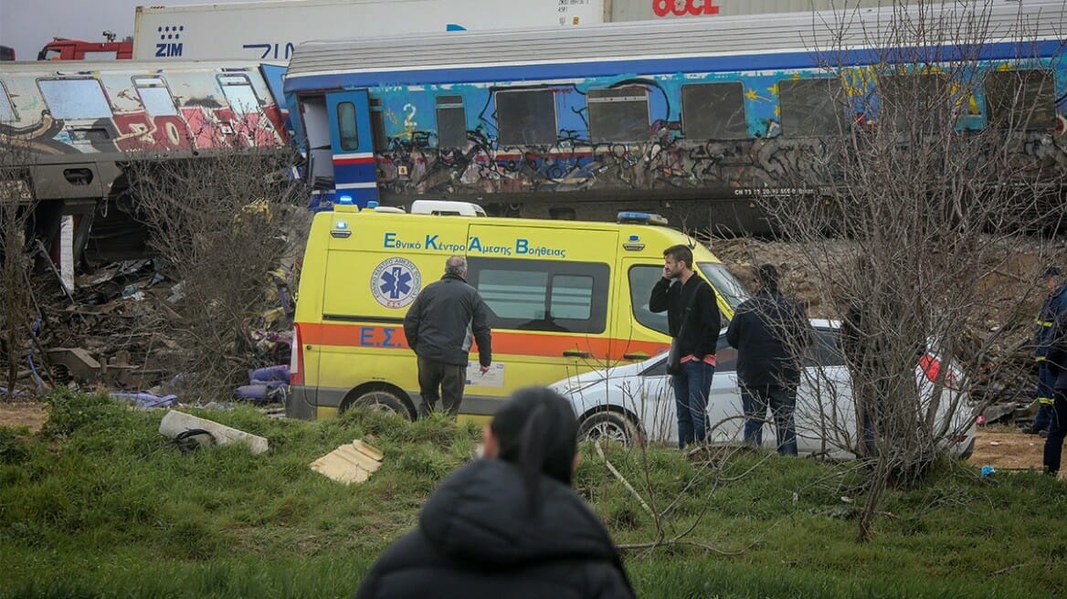 Τέμπη: Για ανθρωποκτονία από αμέλεια κατηγορείται ο σταθμάρχης
