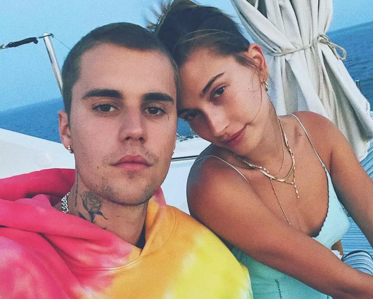 Hailey Bieber: Με αφορμή τα γενέθλια του Justin βάζει τέλος στις φήμες περί κρίσης στον γάμο της