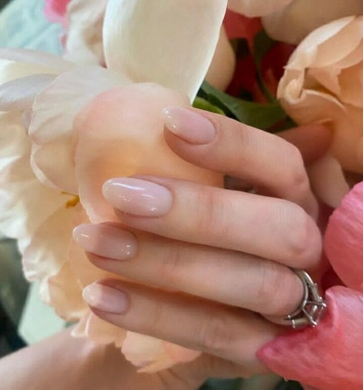 Milk Nails: Το σικ μανικιούρ για την Άνοιξη