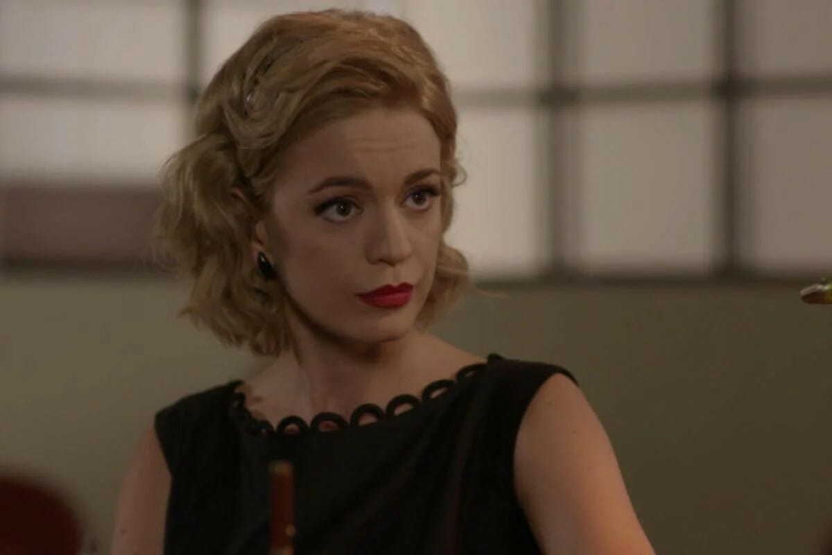 Παράδεισος Κυριών: Η Ντέπυ «καίει» δύο σπίτια, λίγο πριν πεθάνει