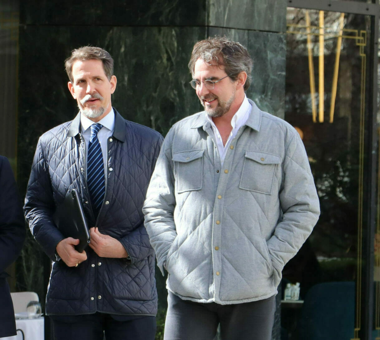 Παύλος – Νικόλαος: Βόλτα στο κέντρο της Αθήνας για τους γιους του τέως βασιλιά Κωνσταντίνου