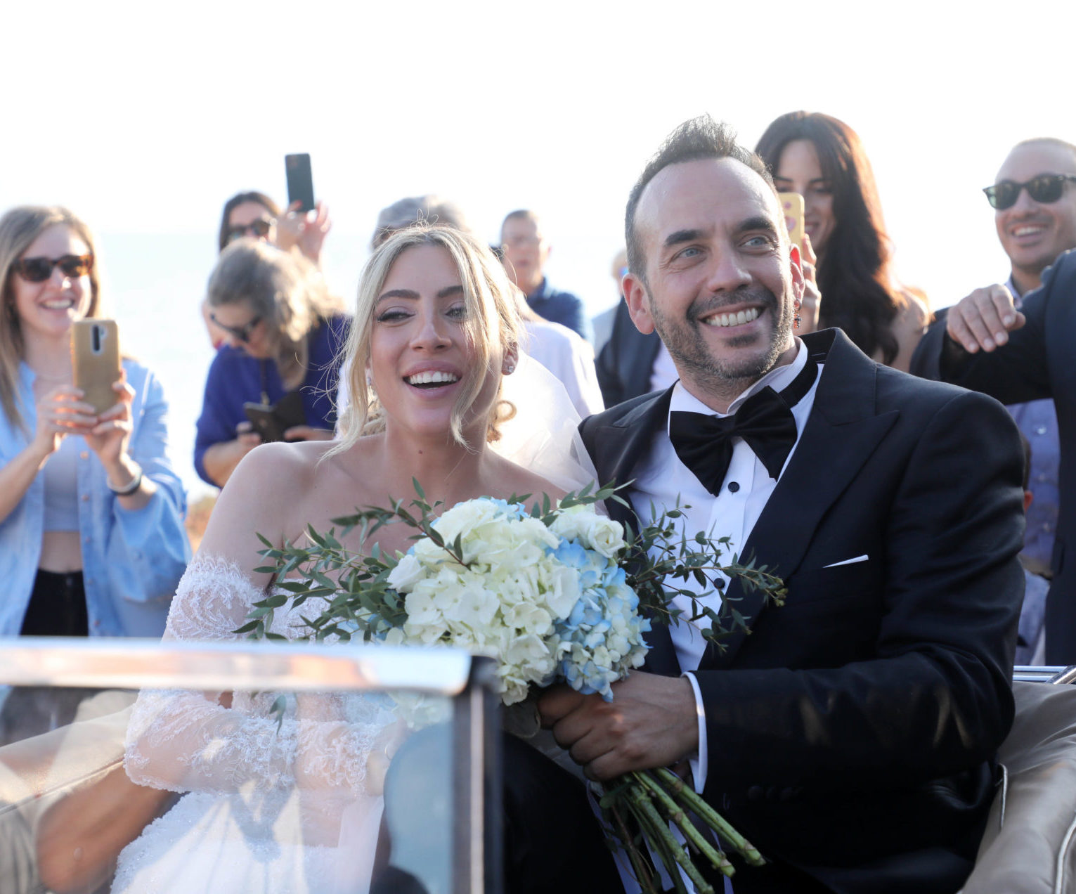 Πάνος Μουζουράκης: Ο γάμος του τραγουδιστή στην Αίγινα