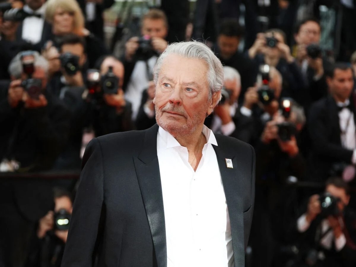 Αλέν Ντελόν: Μυστήριο με τον θάνατο του νόθου γιου του - Ο δικαστικός αγώνας για αναγνώριση και το άδοξο τέλος