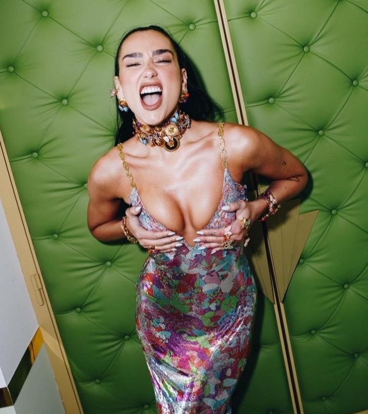 Dua Lipa: Η αλογοουρά της που κάνει χαμό στο TikTok! Πρέπει να την δοκιμάσεις