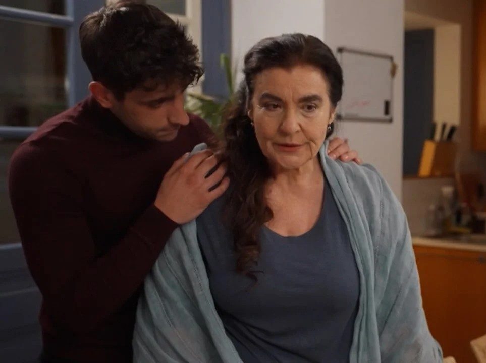 Γη της Ελιάς: Ο Αλέξης κυνηγάει μεταφυσικά την Μαργαρίτα