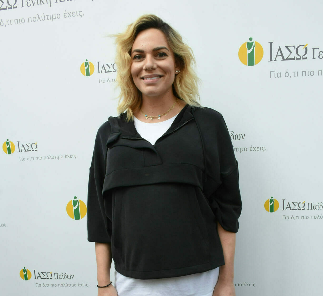 Ιωάννα Μαλέσκου: Εξιτήριο από το μαιευτήριο με την κόρη της - Τα πρώτα λόγια