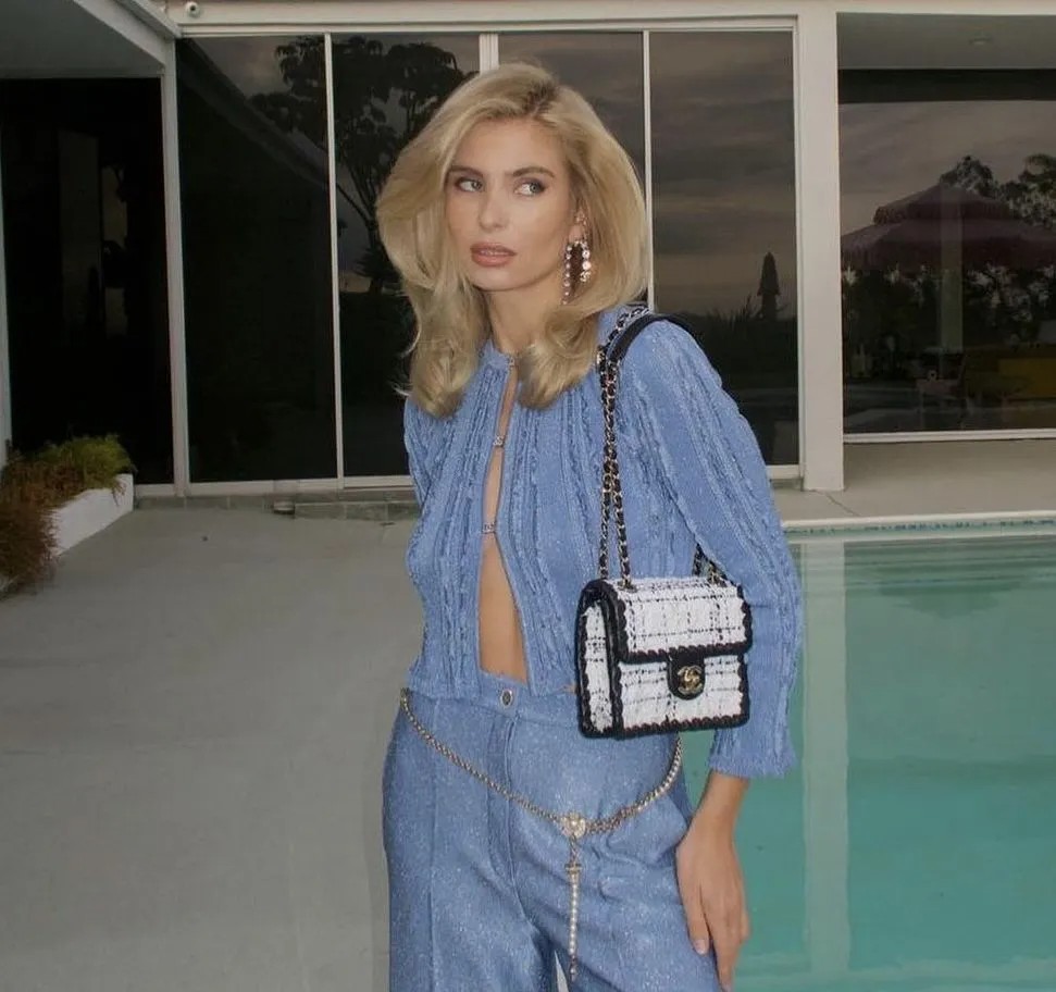 «Blow out»: Ξεχάστε τα ίσια μαλλιά! Η νέα τάση θέλει όγκο και μπούκλες